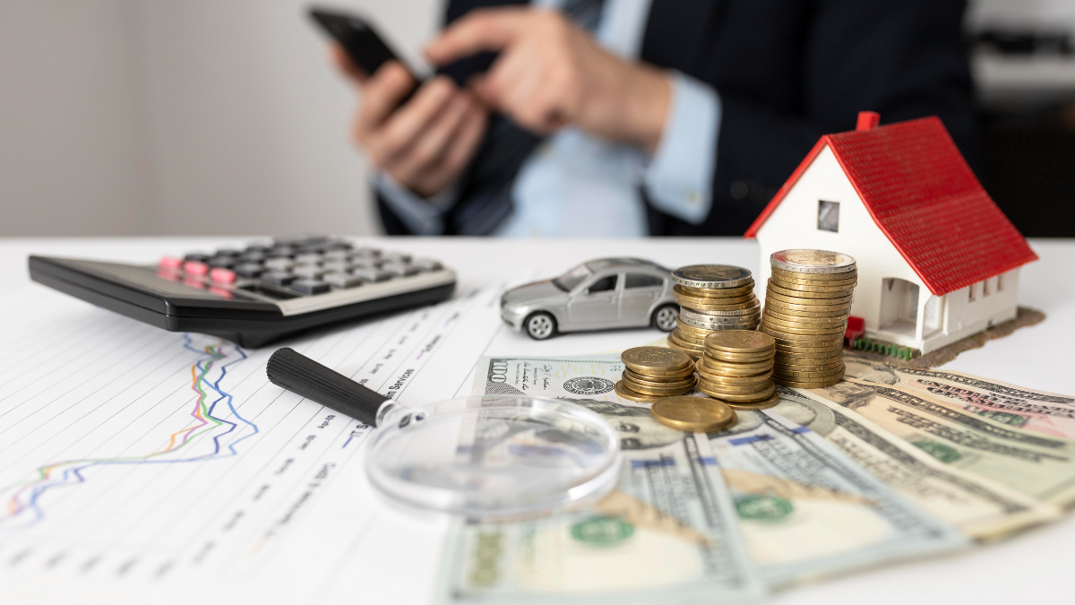 Ontario's Financial Sector: A Lucrative Opportunity for Newcomers